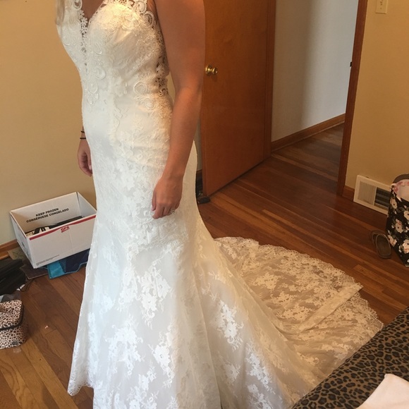 allure wedding gown 9464 - Picture 6 of 8